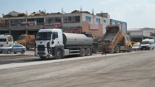 Kahramanmaraş'ta Yeni Sanayi Sitesi'nde yol iyileştirmeleriyle ulaşım konforu artırılıyor