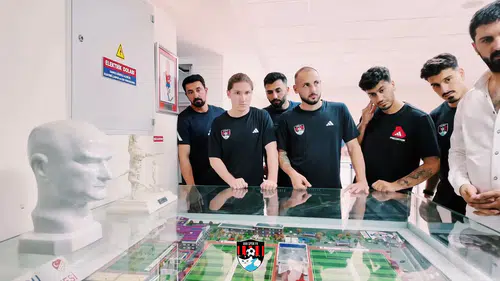 Vanspor Altınordu Tesisleri’ne Yerleşti! Kulüpten Vali Ozan Balcı’ya Teşekkür