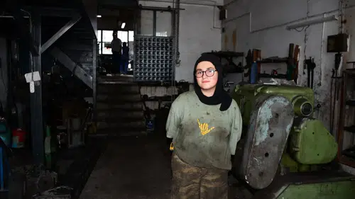 Kahramanmaraş’ta Okuyor, Sanayide Tornacılık Yapıyor