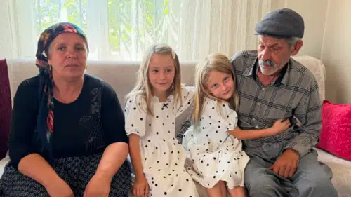 Adıyaman’da 34 Yıllık Özlem İkizlerle Sona Erdi!