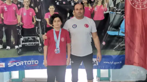 Kahramanmaraşlı Yüzücülerden Türkiye Dereceleri