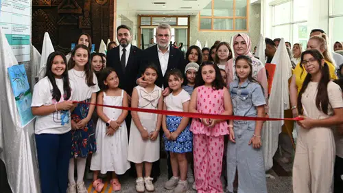Kahramanmaraş’ta Minik Ressamların Eserleri Sergilendi