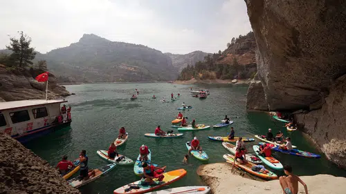 Kahramanmaraş'ta yüzlerce sporcu Ali Kayası’na kürek çekti