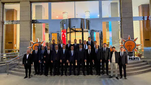 Erdoğan, Akpınar ve Karaca’ya Parti Rozetlerini Taktı