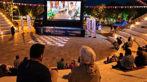 Elbistan’da Yıldızlar Altında Dondurmam Gaymak Keyfi
