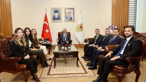 Vali Ünlüer, Baro Başkanı Kır ve heyetini ağırladı