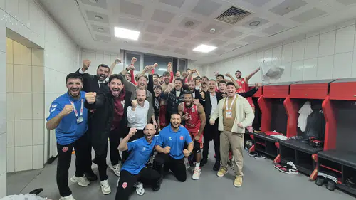 Kipaş İstiklal Basketbol, Lideri Yenerek Zirveyi Devraldı