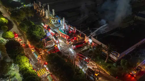 Manisa’da İnci Akü Fabrikasındaki Yangın Kontrol Altında