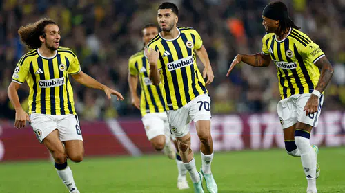 Fenerbahçe, Slavia Prag Karşısında İlk Yarıyı Önde Kapattı