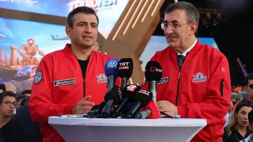 TEKNOFEST’te Yılmaz ve Bayraktar’dan Gençlere Güven Mesajı