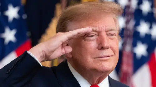 Trump’tan Putin Görüşmesi Sonrası 300 Bin Ton Dizel Açıklaması