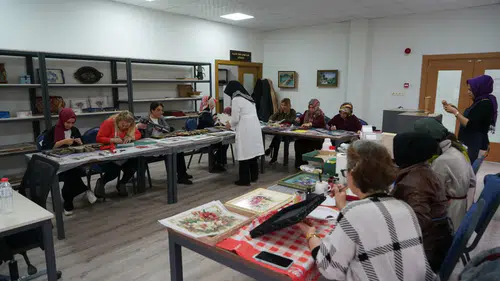 Kahramanmaraş'ta Kadın Sanat ve Yaşam Merkezi Atölyeleri Eğitimleri Başlıyor