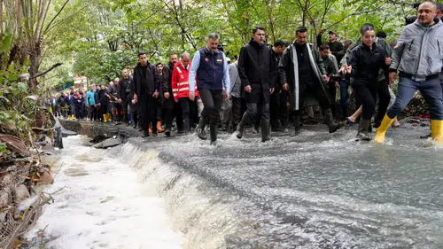 Bakan Kurum'dan Ayazağa'da sel açıklaması... Önce afetin izlerini kaldıracağız