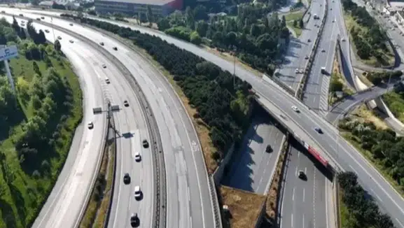 İstanbul Trafiğinde Şaşırtan Manzara: Sürücüler Gözlerine İnanamadı!