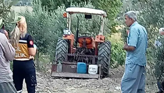 Traktörün altında kalan yaşlı adam hayatını kaybetti