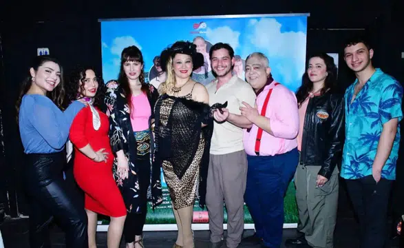 Şen Kızlar Sahneye Damga Vurdu