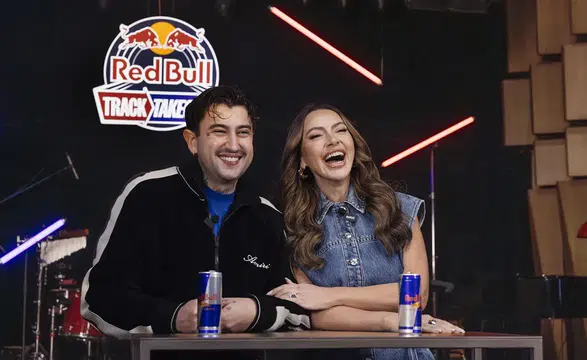 Hadise Ve Motive Aynı Sahne İçin Karşı Karşıya