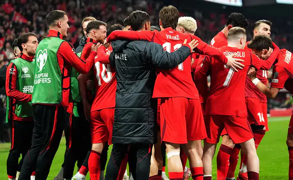 Türkiye Deplasmanda Direndi! İlk Yarıda Nefes Kesen Mücadele