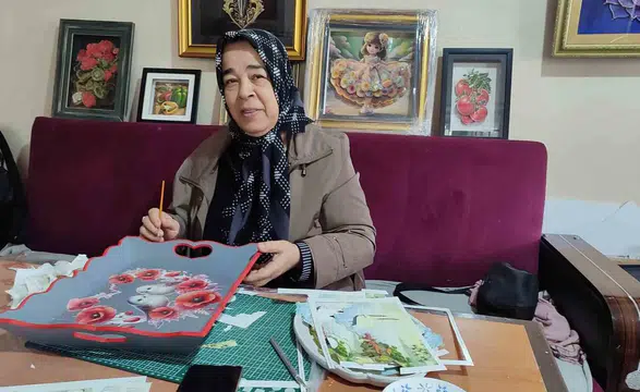 Yaşlı Kadın Katıldığı Kurslarla Hayatına Neşe ve Huzur Getirdi