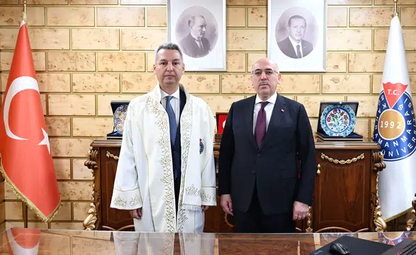 KSÜ Rektörlüğünde Bayrak Değişimi