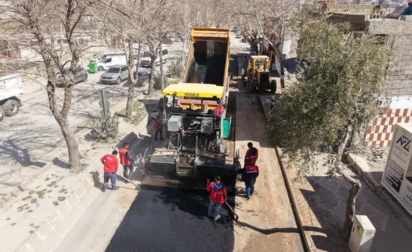 Büyükşehir’den Onikişubat ve Dulkadiroğlu’nda asfalt çalışması