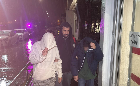 Adana'da bıçaklı saldırıda 17 yaşındaki genç hayatını kaybetti