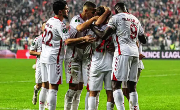 Samsunspor - Trabzonspor Maçında İlk Yarı Golsüz Tamamlandı