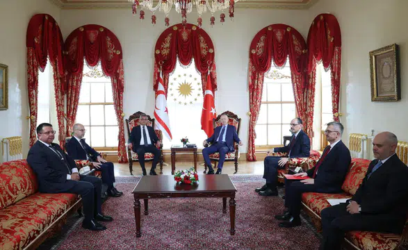 Erdoğan ve Erhürman Dolmabahçe’de Bir Araya Geldi