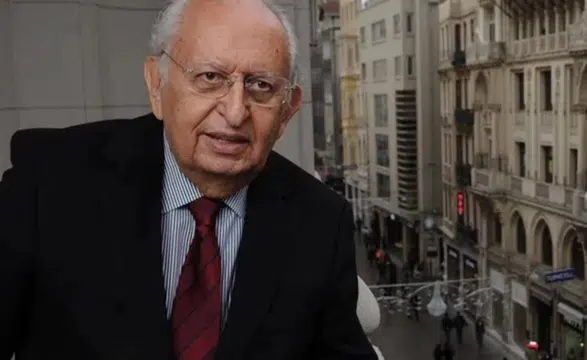 Türk Siyasi Arenasının Önemli İsimlerinden Hüsamettin Cindoruk Hayatını Kaybetti