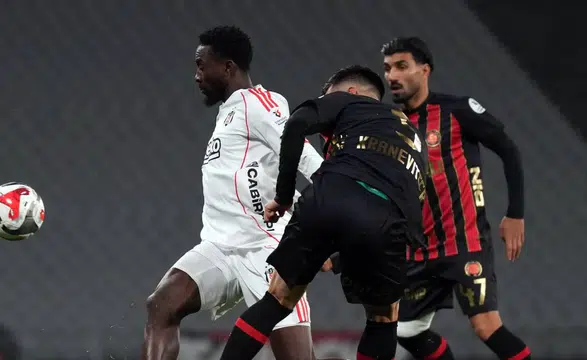 Beşiktaş Karagümrük Maçında İlk Yarı Berabere Bitti