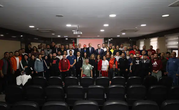 Antrenörler Masaya Oturdu: Kritik Toplantı Yapıldı