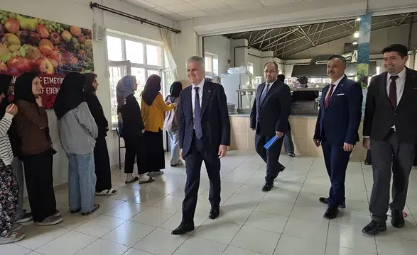 Müdür Akpınar'dan Okul Pansiyonuna Anlamlı Ziyaret