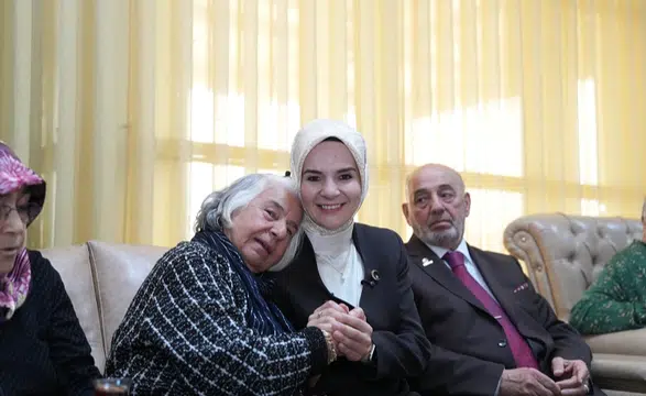 Aile Bakanı Göktaş, Bayramda Aileleri Ziyaret Etti!