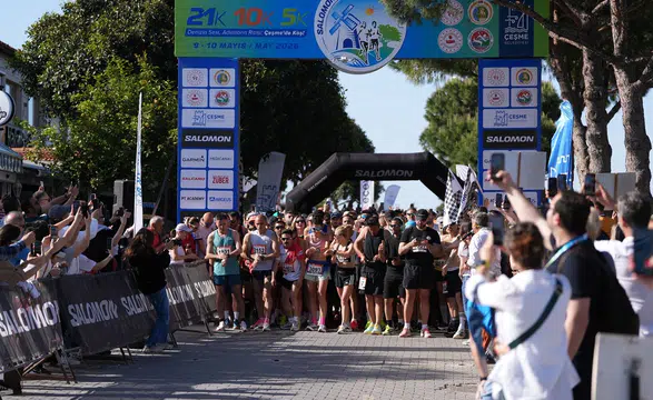 Çeşme'de Tarihi Bir Etkinlik: 43 Ülkeden 3 Bin 450 Sporcu Rüzgarla Koştu!