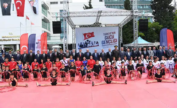 Atatürk'ü Anma, Gençlik ve Spor Bayramı: Milli İrade Meydanı'nda Enerji Dolu Kutlama!