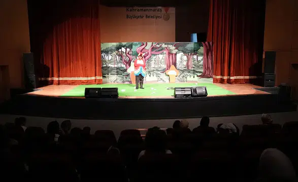 Büyükşehir, Çocukların Rüya Dünyasını Tiyatroyla Canlandırdı!