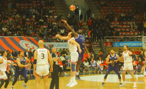 Gaziantep Basketbol Maçı Nefes Kesti! Kipaş Direndi