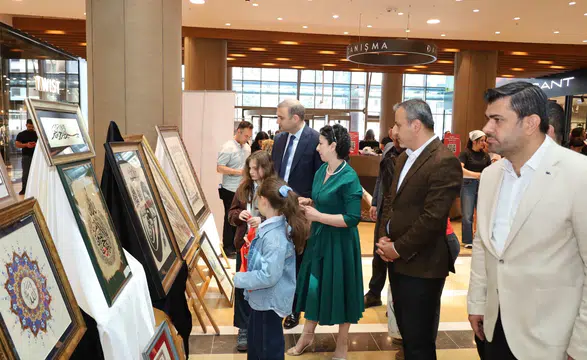 Piazzada Tezhip Sergisi Açıldı