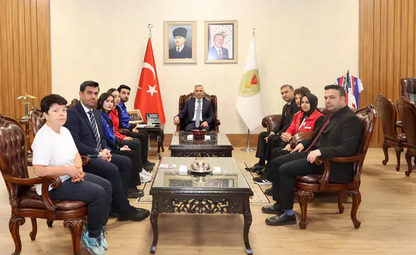 Vali Ünlüer, İl Müdürü Özdemir ve Sporcuları Ağırladı