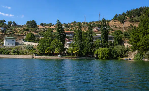 Kılavuzlu'daki Lüks Villalar Dikkat Çekiyor