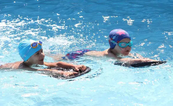 Onikişubat Belediyesi'nden Çocuklara Ücretsiz Yüzme Kursu Fırsatı