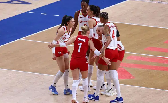 Filenin Sultanları Çin'i Devirip 4'te 4 Yaptı!