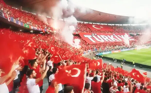 A Milli Takım İçin "Siz Hepiniz Biz Türkiye" Marşı