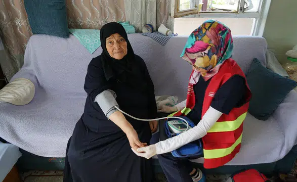 Kahramanmaraş, yalnız yaşayan yaşlılara sosyal destek hizmetleri sunuyor