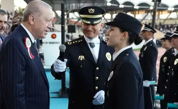 Kahramanmaraşlı Ceren Dere Polis Meslek Yüksekokulu'nu Birincilikle Tamamladı!