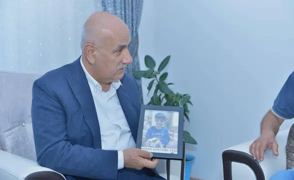 Vahit Kirişci'den Şehit Öğrenci Adnan'ın Ailesine Ziyaret