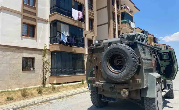 Elbistan'da Anne ve Babasını Rehin Aldığı İddia Edilen Genç Teslim Oldu