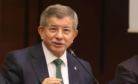 Davutoğlu’ndan Sürpriz Karar: Gelecek Partisi Feshediliyor