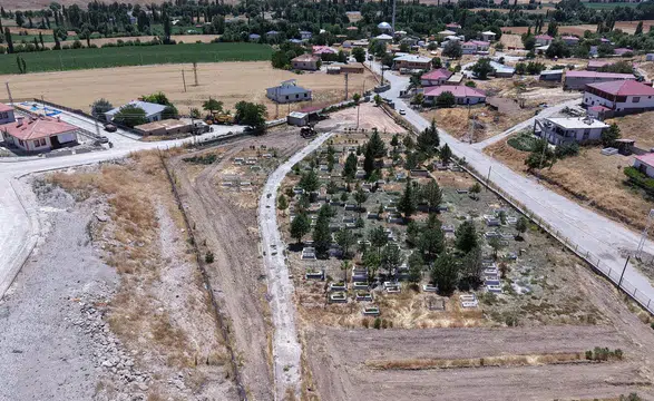 Elbistan'daki Gündere Mezarlığı, Büyükşehir Belediyesi ile modernize ediliyor