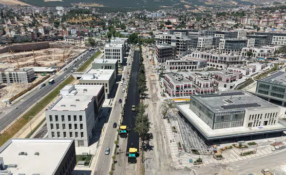 Büyükşehir Belediyesi, Azerbaycan Bulvarı'nda asfalt kaplama çalışmalarına hız verdi!